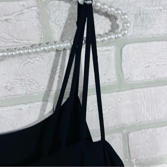 Torrid NWT Graphic Classic Fit Super Soft Off Shoulder Strappy Tee Size 1 - Picture 9 of 12